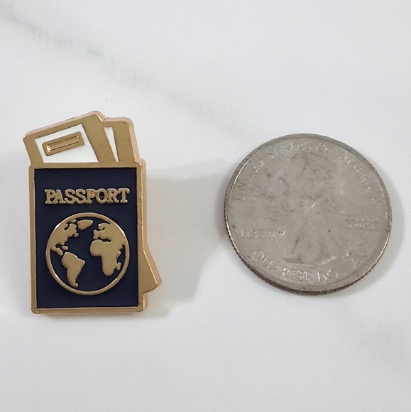 Passport Enamel Pin, Brooch, NEW - Picture 2 of 4